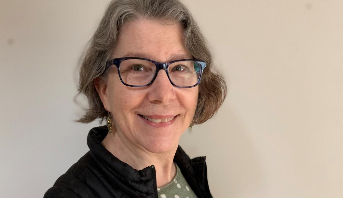 Juliet Carroll，高级延期协会。